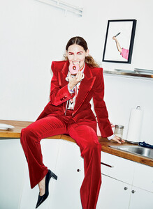 C202203-Spring-Fashion-04.thumb.jpg.fe7951f975f3b4b3c2121ffa252f1e5d.jpg