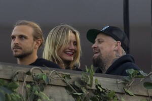 Cameron-Diaz---With-Benji-Madden-at-Adele-concert-in-London-02.jpg