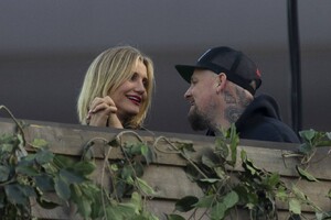 Cameron-Diaz---With-Benji-Madden-at-Adele-concert-in-London-08.jpg