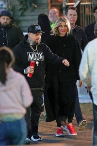 Cameron-Diaz---With-Benji-Madden-at-Adele-concert-in-London-18.jpg