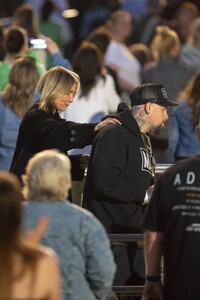 Cameron-Diaz---With-Benji-Madden-at-Adele-concert-in-London-23.jpg