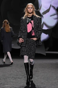 Chanel-rtw-fall-2023-021.thumb.webp.eed923c3ff14d6f3fd1181abf3911ed8.webp