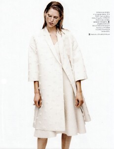 Chic_06.thumb.png.5d9358ab480b36e87500dbc960bba329.png