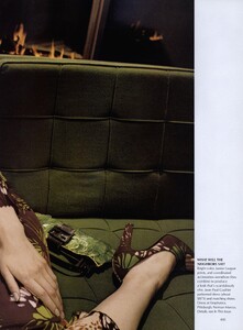 Discreet_Meisel_US_Vogue_March_2000_08.thumb.jpg.5b1851a3e2d3b7fcba85cc34f14b9ad8.jpg
