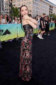 Dove_Cameron_VMA_2022_281329.jpg