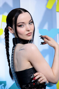 Dove_Cameron_VMA_2022_281429.jpg