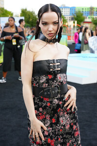 Dove_Cameron_VMA_2022_28229.jpg