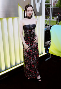 Dove_Cameron_VMA_2022_28329.jpg