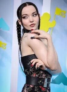 Dove_Cameron_VMA_2022_284329.jpg