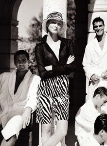 Elgort_US_Vogue_February_2000_16.thumb.jpg.d4c82e22cc290ed3e2aaa1f8dae0ebab.jpg