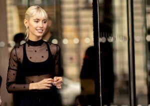 Iris-Law---Pictured-at-the-Royal-Monceau-Hotel-during-Paris-Fashion-Week-05.jpg