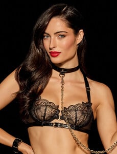 JacintaBlack_Balconette_Collar_Front3.thumb.jpg.93aa7589efc55af4ba7731721cb27a2f.jpg