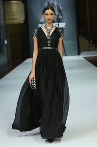 Jennifer_Hawkins_Kris_Smith_Myer_Fashion_Show_2.thumb.jpg.aee46b6dfce3ddcc36c793ccb76ffa4b.jpg