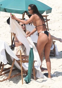 Lais_Ribeiro_in_Bikini_on_Ipanema_Beach_03_22_2023__22_.jpg