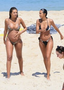 Lais_Ribeiro_in_Bikini_on_Ipanema_Beach_03_22_2023__7_.jpg