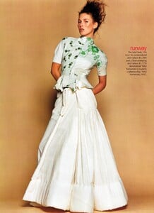 Like_Testino_US_Vogue_February_2000_13.thumb.jpg.a19498ceb0a2561e9e3f864a55881c3c.jpg