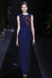 Loris-Azzaro-Couture-SS15-Paris-6800-1422548069-bigthumb.thumb.jpg.0bdf6e35a885063f954191defd7843bb.jpg