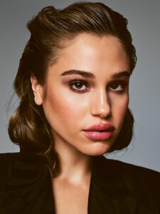 Matallana_NoirMagazine__MeredithMcikelson_004.jpg