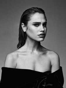 Matallana_NoirMagazine__MeredithMcikelson_013.jpg