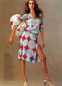 Meisel_US_Vogue_February_2000_05.thumb.jpg.7162134e7bf38d132d49e840d294e089.jpg