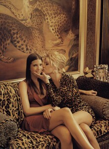 Mother_Leibovitz_US_Vogue_March_2000_02.thumb.jpg.26a230a76facd46a566aff5fe72637a0.jpg