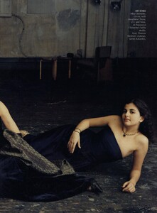 Mother_Leibovitz_US_Vogue_March_2000_06.thumb.jpg.2990caaec622e690142327cf66813ed5.jpg