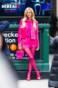 Nicky-Hilton---Steps-out-in-New-York-01.jpg