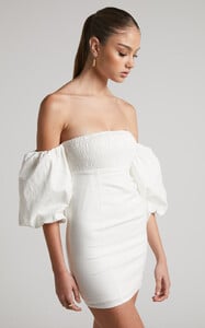 Steffie_Shirred_Off_Shoulder_Puff_Sleeve_Bodycon_Mini_Dress_in_White_6.jpg