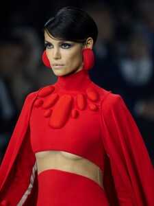 Stephane-Rolland-Haute-Couture-FW22_23-11_55ea2b7e-b64f-40ad-b84f-6f5de4df2198.jpg