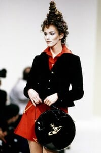 VIVINENNE-WESTWOOD-FALL-1994-095.jpg