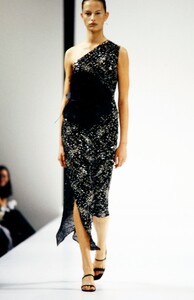 Vera-Wang-SS-2000-15.thumb.jpg.cb9da2eee8faf427d31a365dff49de4c.jpg