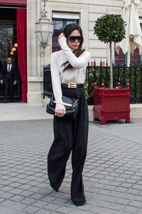 Victoria-Beckham---Pictured-during-the-Paris-Fashion-Week-in-Paris-02.jpg