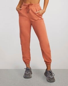 W5034_SEEKSWEATPANT_BRONZE_front_A.thumb.jpg.7ae5fd4feb7b6e53f168b8e93be189ea.jpg