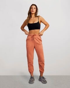 W5034_SEEKSWEATPANT_BRONZE_full_A.thumb.jpg.0766e088f02a6af5391aa03120ec51c3.jpg