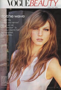 Wave_Ritts_US_Vogue_April_2000_01.thumb.jpg.ba42364bf781e520a323d2e9617fb440.jpg