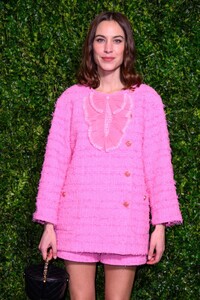 alexa-chung-at-charles-finch-chanel-2023-pre-bafta-party-in-london-02-18-2023-3.jpg