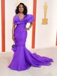 angela-bassett-at-95th-annual-academy-awards-in-hollywood-03-12-2023-5.jpg