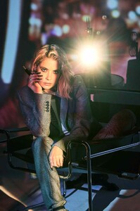 ashley-benson-fragrance-launch-111022-3-3c2fee2d0fbb475ca55a2808b59d10eb.jpg