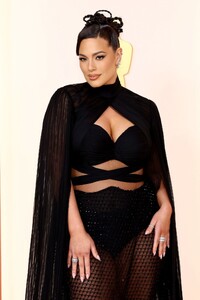 ashley-graham-at-95th-annual-academy-awards-in-hollywood-03-12-2023-8.jpg
