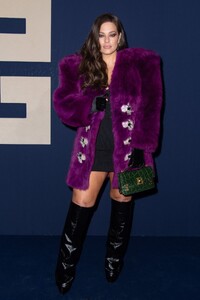 ashley-graham-at-balmain-womenswear-fall-winter-2023-2024-show-at-paris-fashion-week-03-01-2023-3.jpg