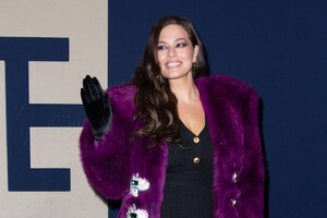 ashley-graham-at-balmain-womenswear-fall-winter-2023-2024-show-at-paris-fashion-week-03-01-2023-6.jpg