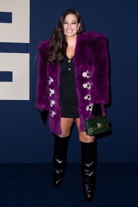 ashley-graham-at-balmain-womenswear-fall-winter-2023-2024-show-at-paris-fashion-week-03-01-2023-8.jpg