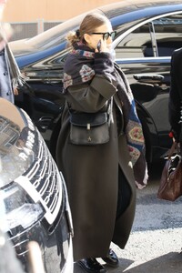 ashley-olsen-arrives-at-her-hotel-in-paris-03-03-2023-1.jpg