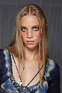 backstage-defile-altuzarra-printemps-ete-2022-new-york-coulisses-48.thumb.jpg.926daf682907ea9ca7ccb74b3fc15d76.jpg