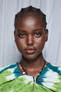 backstage-defile-altuzarra-printemps-ete-2022-new-york-coulisses-54.thumb.jpg.ee4c70f94956d86ef170de820cb55dd4.jpg