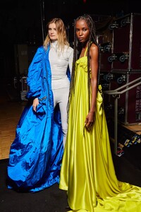 backstage-defile-az-factory-printemps-ete-2022-paris-coulisses-138.thumb.jpg.1dff07d428a2c5b28212f4e6230acabf.jpg