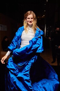 backstage-defile-az-factory-printemps-ete-2022-paris-coulisses-152.thumb.jpg.105a9af3bb3d3c30d160ab9e415eb397.jpg