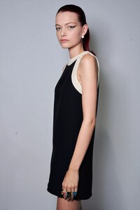 backstage-defile-christian-dior-printemps-ete-2022-paris-coulisses-160.thumb.jpg.736cb5e0e61d122a91247f9c6f1dc3c4.jpg
