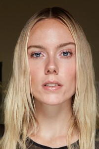 backstage-defile-coperni-printemps-ete-2022-paris-coulisses-40.thumb.jpg.780dc2d1c31c6116fdcd08b0531a70e9.jpg