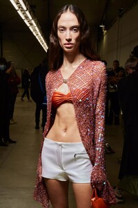 backstage-defile-coperni-printemps-ete-2022-paris-coulisses-7.thumb.jpg.8ec717e1ea9940c748cc7745daa212e9.jpg